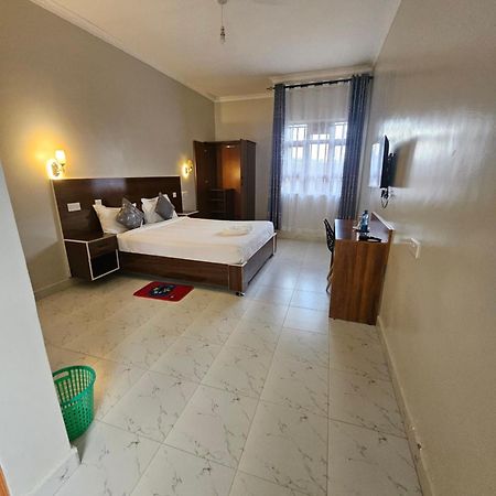 Grand Amoena Guest House Найваша Экстерьер фото
